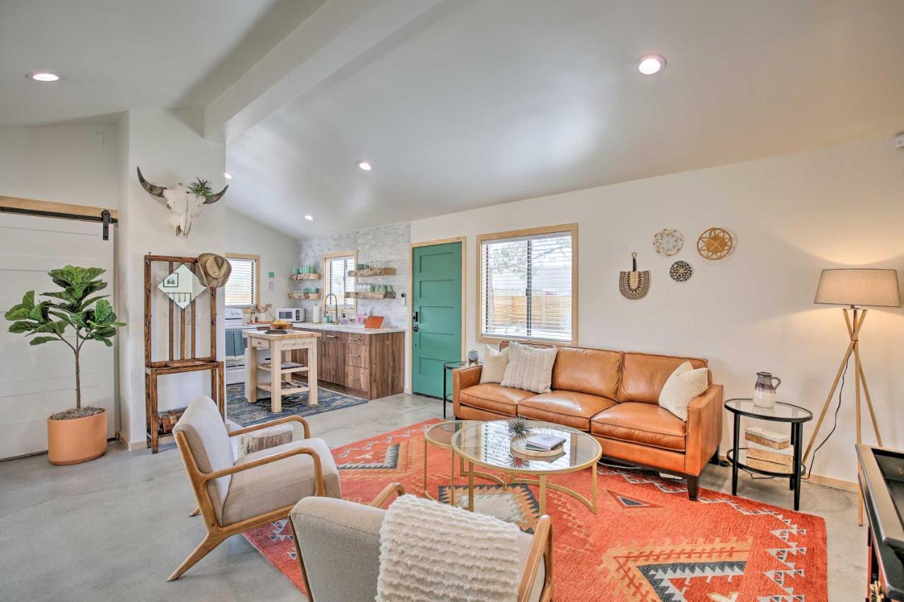Modern With Fire Pit And Bbq! * Joshua Tree